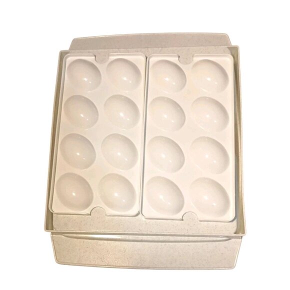 TUPPERWARE Vintage Deviled Egg Keeper 723-1 w/ Blue Lid 722-1 Speckled Base EUC - Picture 5 of 6